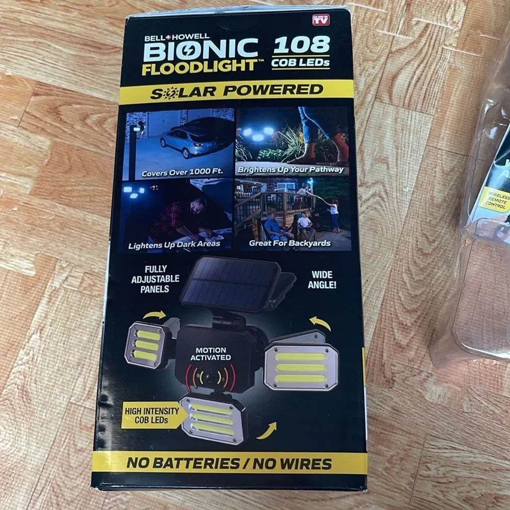 NWT Bell&Howell bionic solar powed motions flood lights for home garage